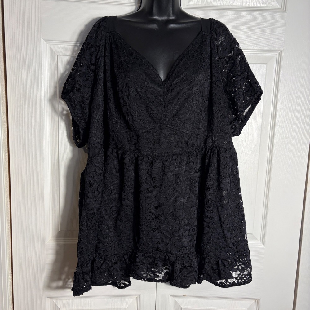 Torrid Black Floral Lace Babydoll Top Size 4 Plus V-Neck Smocked Back Ruffle Hem